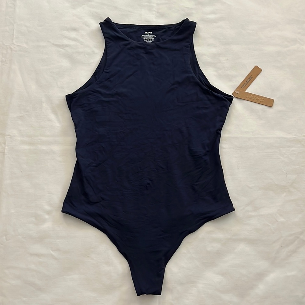 SKIMS FITS EVERYBODY HIGH NECK BODYSUIT